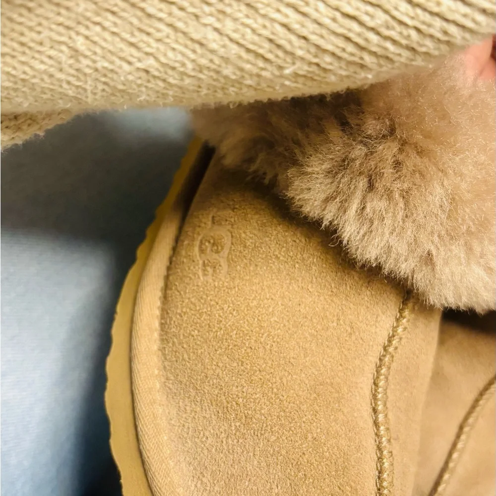 UGG Tan Kids Slippers - Picture 5 of 5